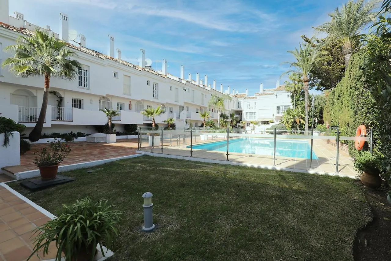 One Bedroom Apartment Walking Distance To Puerto Banus Marbella