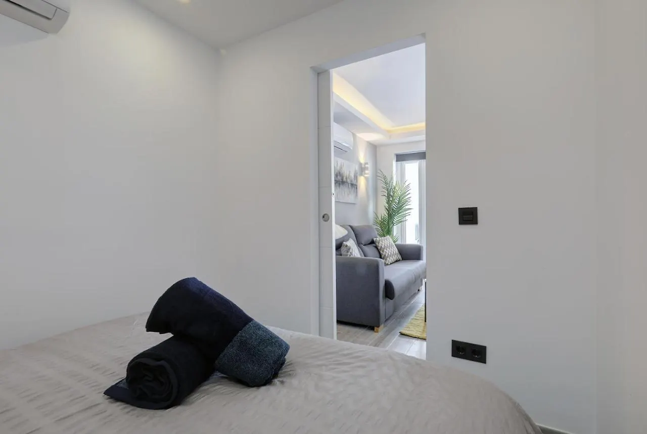 One Bedroom Apartment Walking Distance To Puerto Banus Marbella